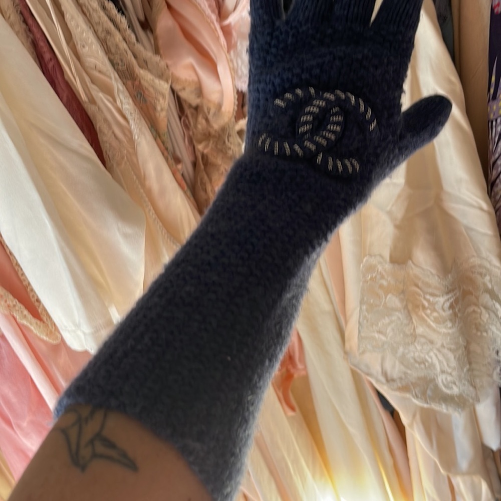 Chanel CC cashmere gloves - Picture 10 of 10